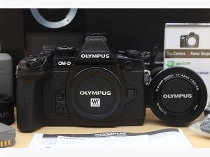 ขาย Olympus OMD EM1 + lens 14-42mm (สีดำ) สภาพสวย อดีตศูนย์ ชัตเตอร์ 4,068 เมนูไทย มีWiFi อุปกรณ์ครบกล่อง จอติดฟิล์มแล้ว  อุปกรณ์และรายละเอียดของสินค้า 1.B